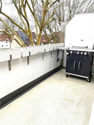 *** Kapitalanlage oder Selbstnutzung: solide Eigentumswohnung mit großem Balkon ***