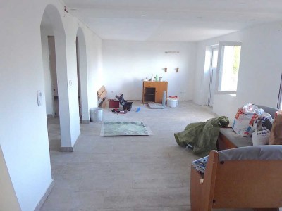 Renovierungsbedürftiges Ferienhaus mit Garten und Garage