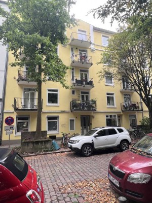 Seltene Gelegenheit in Eppendorf – stilvolle 2-Zimmer-Altbauwohnung mit Balkon in UKE-Nähe