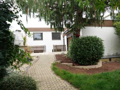 Toller Reihenbungalow mit wunderschönem Garten in Waldbronn-Etzenrot