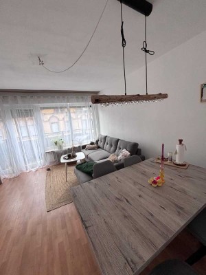 3-Raum-Wohnung mit Balkon und Einbauküche in Aschaffenburg