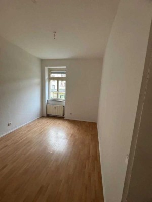 3 Zimmer Wohnung in Altbau