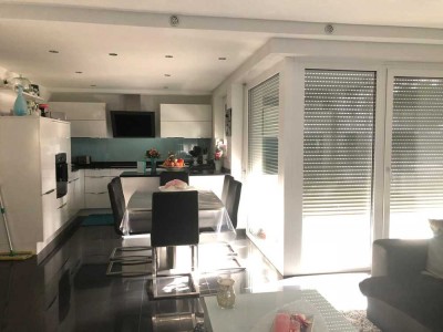 Albrecht-Berblinger-Weg 11, 71034 Böblingen 
01784983600