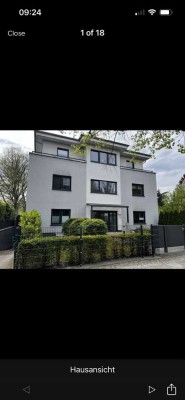 Stilvolle, geräumige und neuwertige 2-Zimmer-Wohnung mit Balkon und Einbauküche in Berlin Zehlendorf
