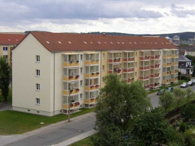 Geräumige 3-Raum-Wohnung mit Badewanne und Balkon in Debschwitz