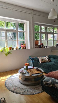 Großzügige Hinterhof-Loftwohnung mit Terrasse & Garten (Frankfurt-Höchst)