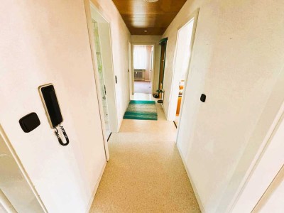 Provisionsfrei+4-Zimmer DG Wohnung mit Balkon,Wintergarten, Stellplatz in Oppenweiler zu verkaufen