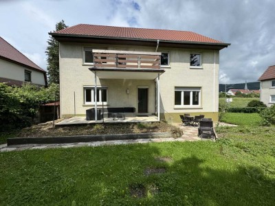 Einfamilienhaus mit 7 Zimmern und Garage in Dettingen an der Erms