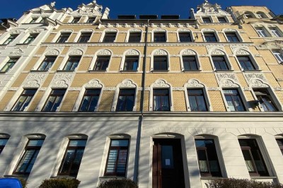 gemütliche Dachgeschosswohnung mit Wohnküche...Laminat...Balkon...Wäscheboden...