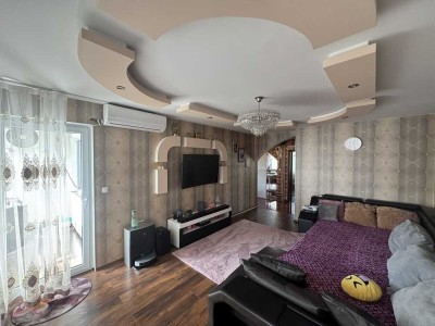 Ansprechende und sanierte 3 Zimmer Wohnung mit geh. Innenausstattung mit Balkon und EBK