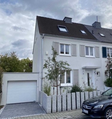 Luxuriös saniertes Familienhaus in Bestlage