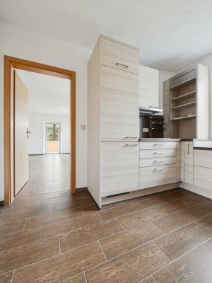 +Zentrales Wohnen in Neustadt (Sa): Sofortiger Einzug in sonnige 3-R-W inkl. EBK, Loggia & Garage!+