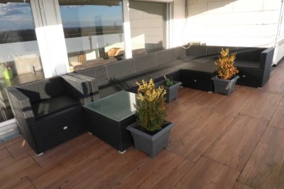 ***Penthouse mit sehr großer Dachterrasse - phantastischer Blick, Garage + PKW- Stellplatz***