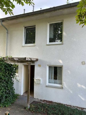 Charmantes Reihenmittelhaus mit Garten und Ausbaureserve in Schwerin
