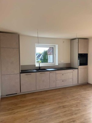 84m2 Wohnung zur Miete, EBK, Balkon, Garten, Keller, Garage in Wassertrüdingen