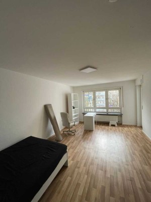 Wunderschönes WG-Zimmer mit Balkon im Herzen Mannheims