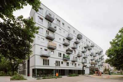 Wannenbad und Duschbad, 4 Zimmer, Keller - nahe dem Lindencenter!