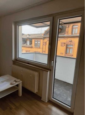 helle 1-Zimmerwohnung mit Balkon