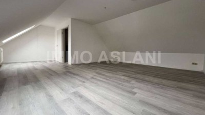 Charmante 3-Zimmer-Dachgeschosswohnung + Einbauküche + Balkon