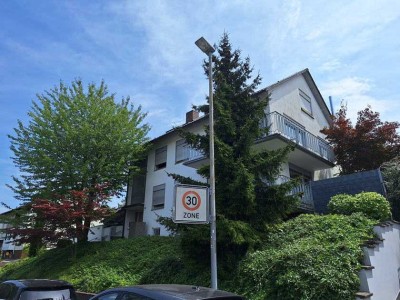 Gepflegtes Zwei-/Dreifamilienhaus in beliebter Halbhöhenlage in Bruchsal!