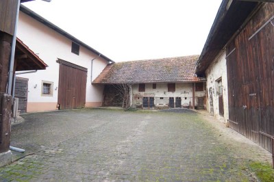 Ländlicher Wohntraum: 3-Seiten-Hof mit großem Grundstück in Dielheim-Oberhof!