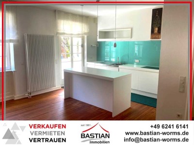 Mit Nostalgie-Appeal: Modernisierte Altbauwohnung - 127 m² - EBK - Sauna - Garage! Worms-West!