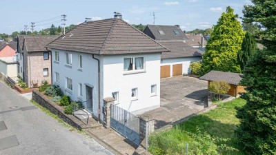 Sanierungsbedürftiges Einfamilienhaus in gefragter Lage von Königswinter-Heisterbacherrott!