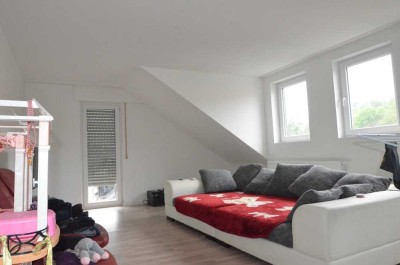 Attraktive 3-Zimmer-Dachgeschosswohnung mit gehobener Innenausstattung mit Balkon in Gummersbach