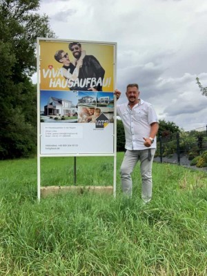 IHR FAMILIENGLÜCK BEGINNT MIT DER ENTSCHEIDUNG FÜR DEN BAU IHRES EIGENEN HAUSES! TEL. 01714863595