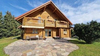 Wunderschön - exclusiv und ökologisch, Holzblockhaus in absoluter Ruhelage
