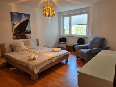 Exklusive 2-Zimmer-Wohnung mit Balkon und EBK in Hamburg Hamm-Mitte