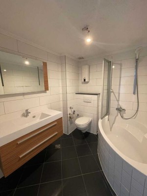 Exklusive 4-Zimmer-Wohnung mit Balkon nähe Duisburg Innenhafen