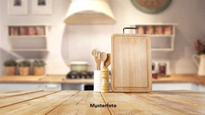 Wohnen und Arbeiten + Einfamilienhaus nebst Gewerbehalle/Werkstatt +