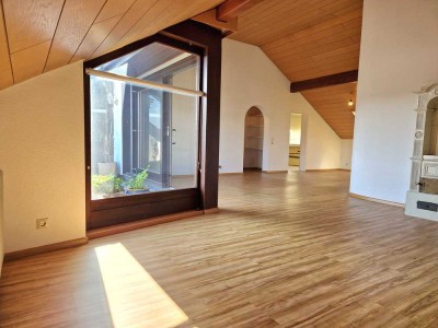 Helle 2-Zimmer Dachgeschosswohnung mit Balkon in Rheinfelden (Baden)