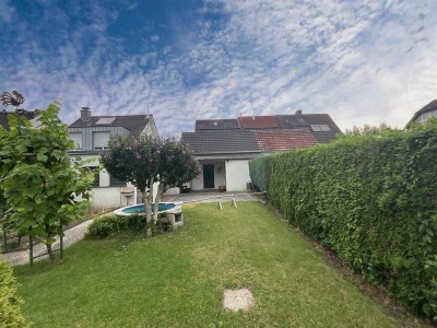 Modernisierungsbedürftiges Siedlungshaus in sehr schöner Lage von Saarn