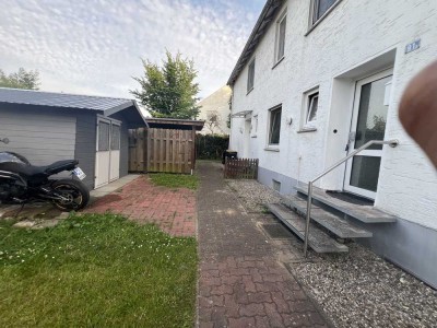 Dorfstraße 91a, 25436 Groß