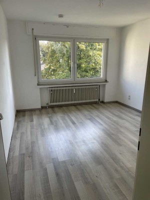 Lichtdurchflutete, schöne 3- Zimmer Wohnung in Leverkusen-Schlebusch