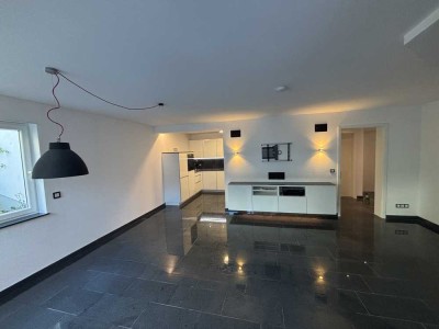 Exklusive 2-Zimmer-Souterrain-Wohnung mit gehobener Innenausstattung mit Einbauküche in Viernheim