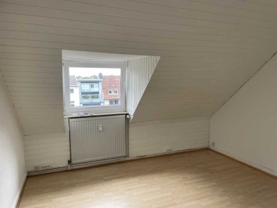 Stilvolle, modernisierte 2-Zimmer-Dachgeschosswohnungit geh. Innenausstattung in Köln Braunsfeld