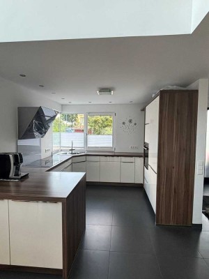Architekten & lichtdurchflutete Doppelhaushälfte mit EBK und Einliegerwohnung
