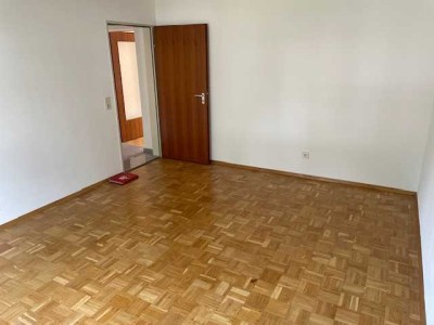 Sehr helle, ruhige 3 Zimmerwohnung mit Südbalkon