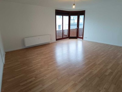 Renovierte 3-Zimmer Wohnung mit Balkon