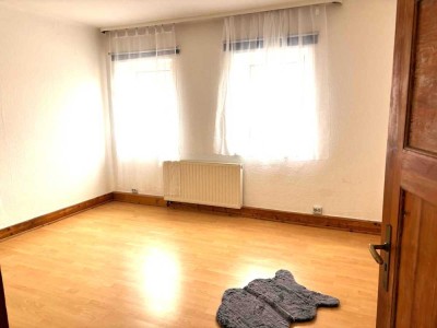 Großzügiges 6-Zimmer Haus mit 215 m² Wohnfläche in Enkenbach-Alsenborn