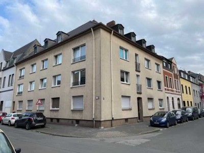Schöne 3 Zimmer Erdgeschosswohnung mit Einbauküche in Duisburg!
