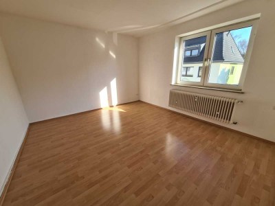 Citynah! Schön! Praktische 2,5 Raum Wohnung in ruhiger Lage mit Balkon!