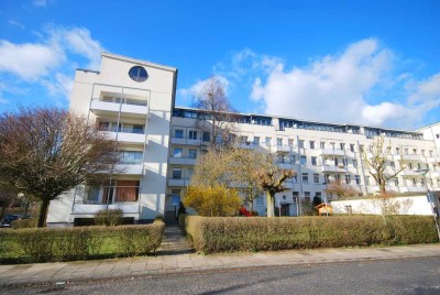 Schwachhausen! Nähe Radio Bremen, 3-Zimmer-Penthousewohnung mit großzügiger 48 m² Dachterrasse