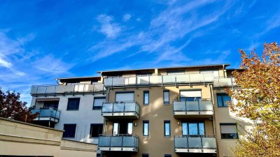 Sehr schöne helle Dachgeschosswohnung im Zentrum von Garching