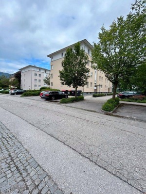 3 ZIMMER WOHNUNG IN KIRCHDORF MIT BALKON UND PARKPLATZ