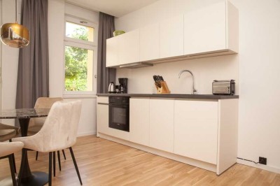 Erstbezug nach Sanierung vollmöbliertes, stilvolles Apartment in Toplage