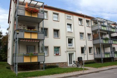 + 2 Zimmer - Großer Balkon +